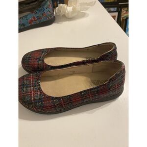 Wow!! Alegria  Red Plaid Petal Tartan Leather Flat ~  Size 7 Classy Christmas